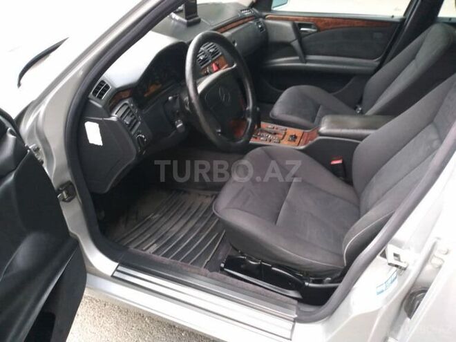 Mercedes E 240 1998, 231,000 km - 2.4 l - Mingəçevir