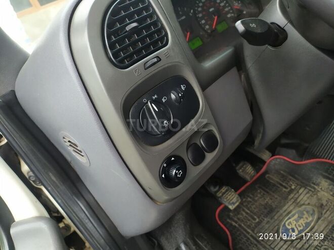 Ford Transit 2005, 126,000 km - 2.4 l - Qusar