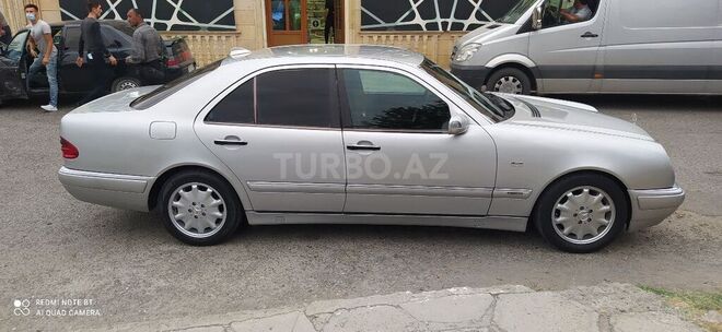 Mercedes E 280 1998, 269,532 km - 2.8 l - Yevlax