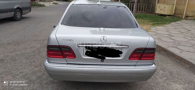 Mercedes E 280 1998, 269,532 km - 2.8 l - Yevlax