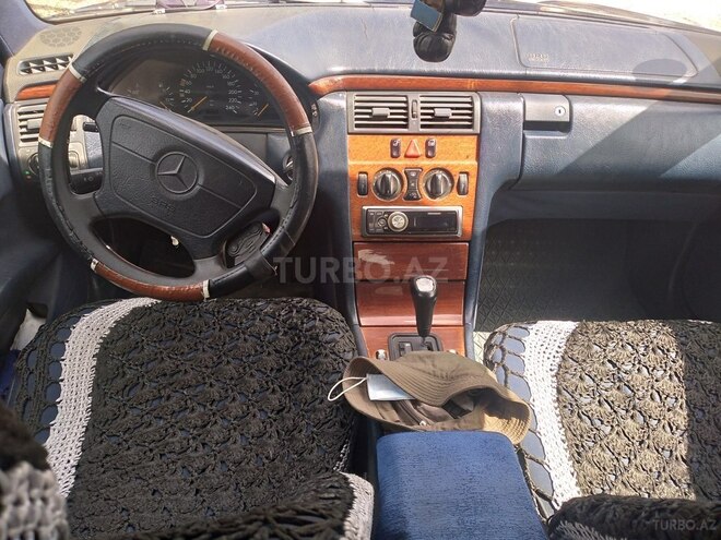 Mercedes E 200 1996, 213,766 km - 2.0 л - Bakı