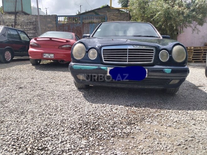 Mercedes E 200 1996, 213,766 km - 2.0 л - Bakı
