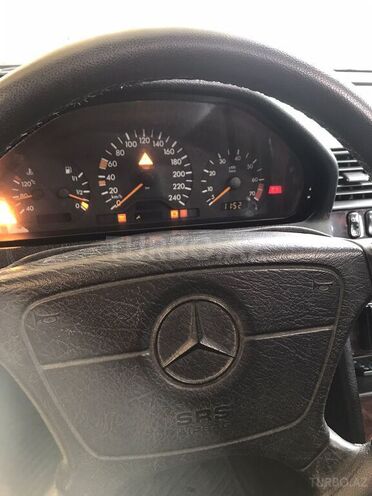 Mercedes C 180 1997, 323,000 km - 1.8 л - Şəki