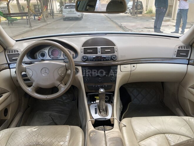 Mercedes E 240 2002, 275,000 km - 2.6 л - Bakı