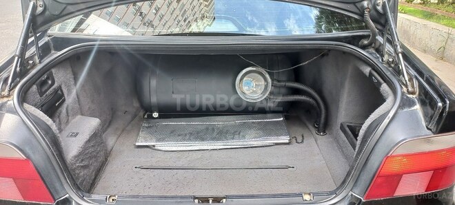 BMW 528 1999, 372,653 km - 2.8 l - Bakı