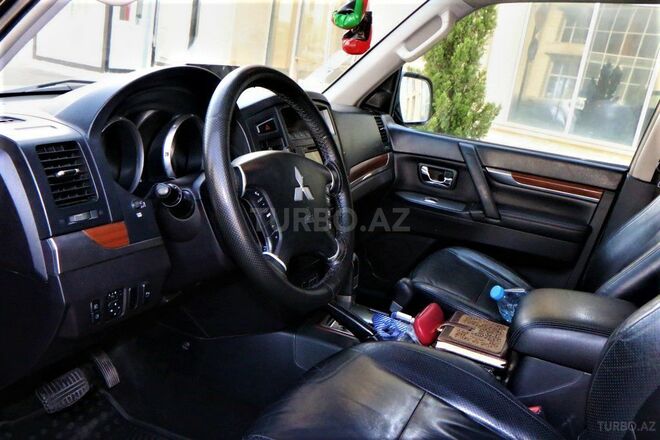 Mitsubishi Pajero 2007, 245,468 km - 3.0 l - Bakı