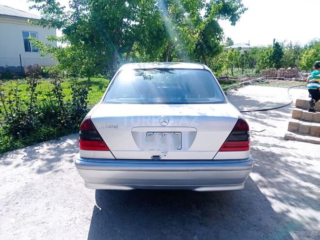 Mercedes C 200 1999, 282,000 km - 2.0 l - Ağcabədi