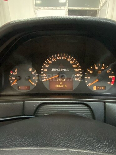 Mercedes E 320 2000, 300,000 km - 3.2 l - Bakı