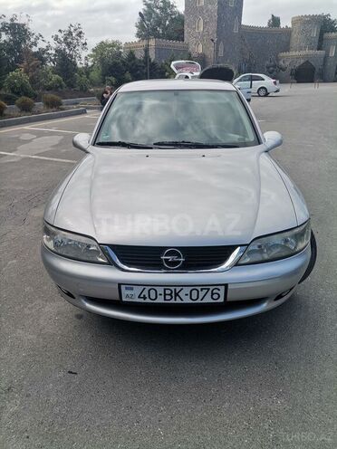 Opel Vectra 2000, 10,000 km - 1.8 l - Quba