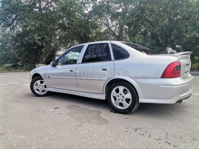 Opel Vectra 2000, 10,000 km - 1.8 l - Quba