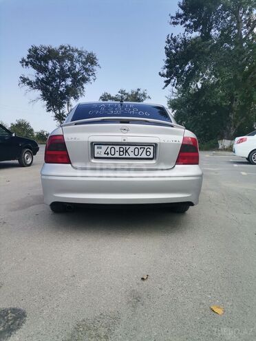 Opel Vectra 2000, 10,000 km - 1.8 l - Quba