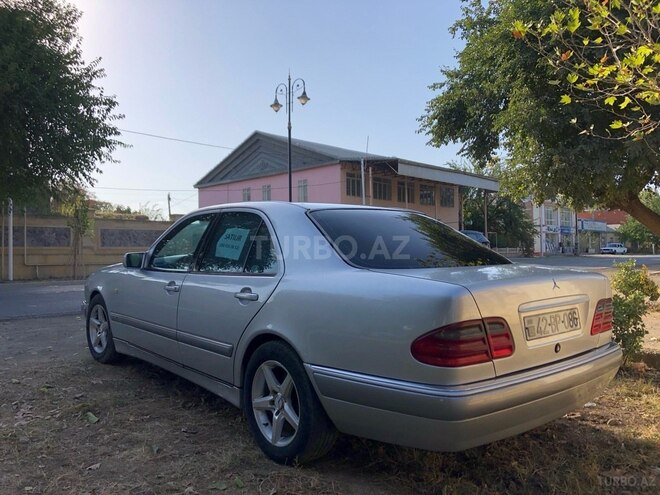 Mercedes E 200 1996, 270,343 km - 2.0 л - Lənkəran