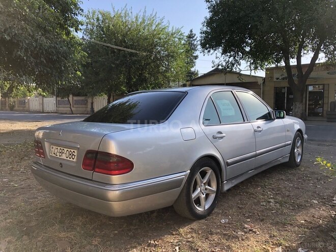 Mercedes E 200 1996, 270,343 km - 2.0 л - Lənkəran