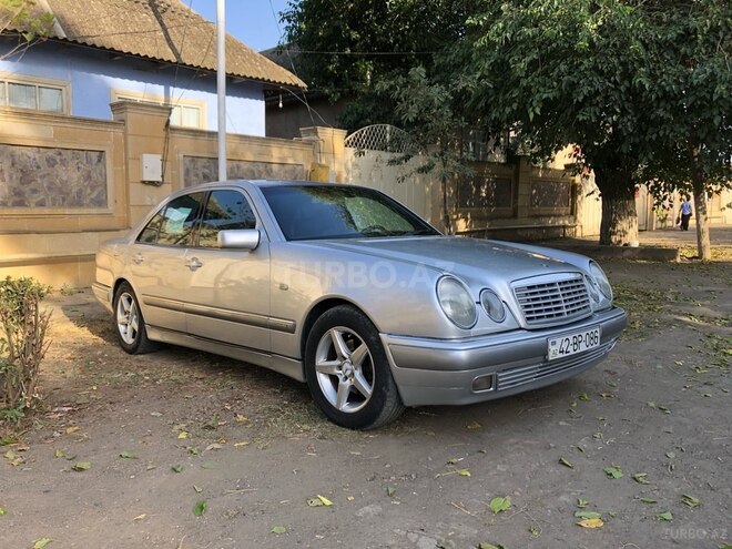 Mercedes E 200 1996, 270,343 km - 2.0 л - Lənkəran
