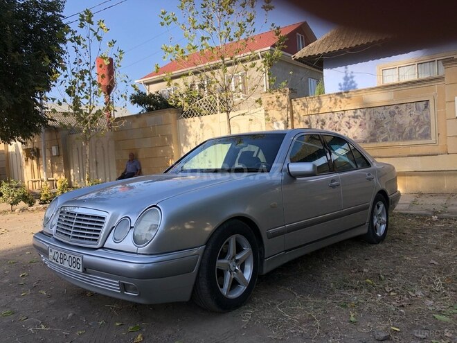 Mercedes E 200 1996, 270,343 km - 2.0 л - Lənkəran