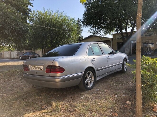 Mercedes E 200 1996, 270,343 km - 2.0 л - Lənkəran