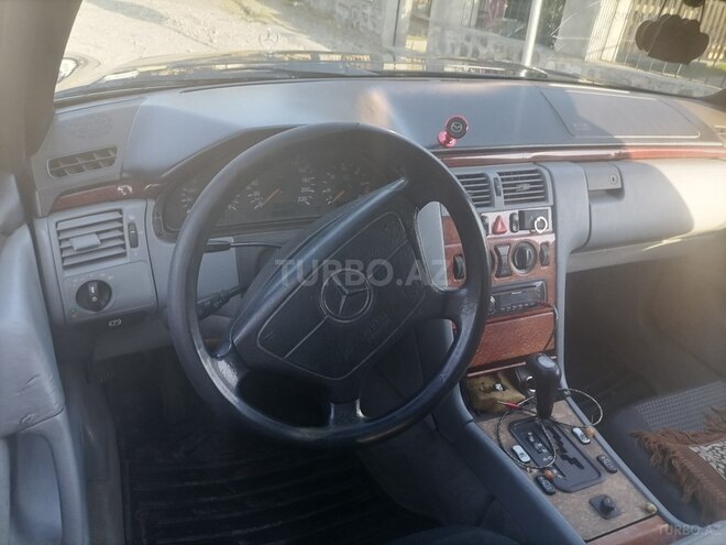 Mercedes E 230 1996, 587,900 km - 2.2 l - Şəki