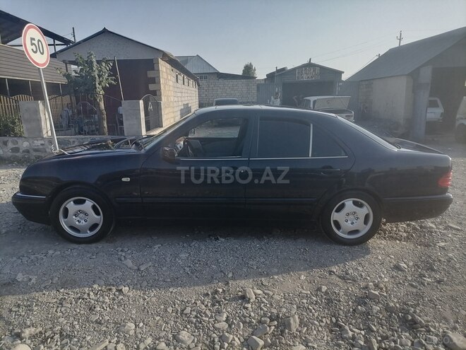 Mercedes E 230 1996, 587,900 km - 2.2 l - Şəki