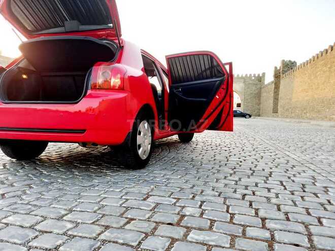 Toyota Corolla 2005, 310,000 km - 1.4 l - Bakı