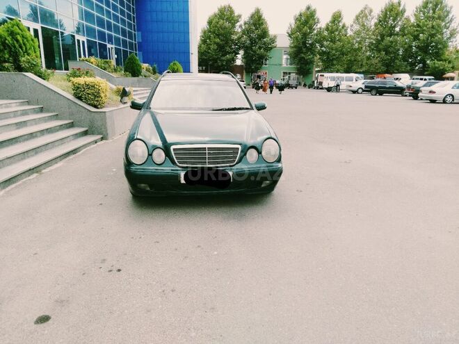 Mercedes E 220 2001, 381,521 km - 2.2 л - Bərdə