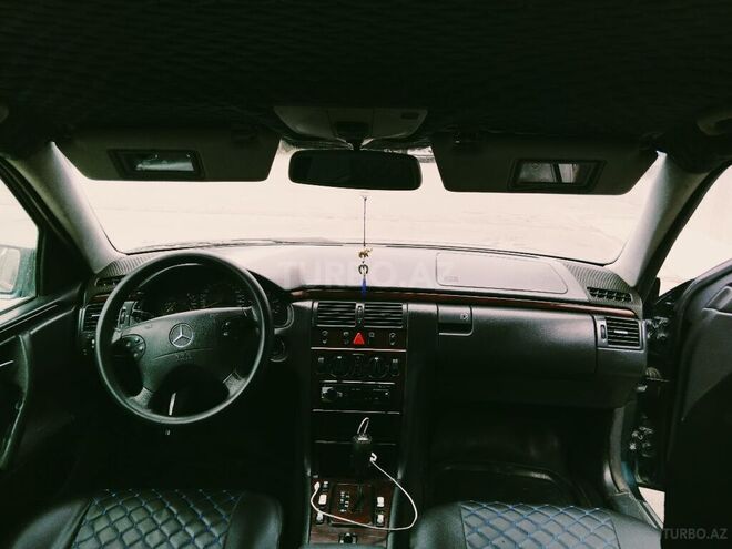 Mercedes E 220 2001, 381,521 km - 2.2 л - Bərdə