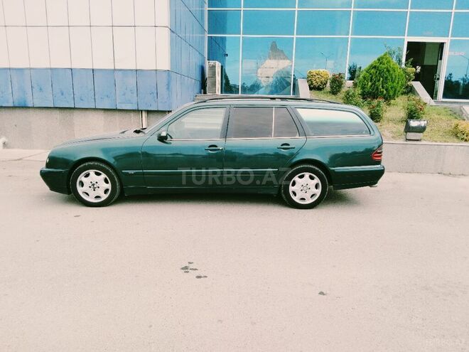 Mercedes E 220 2001, 381,521 km - 2.2 л - Bərdə