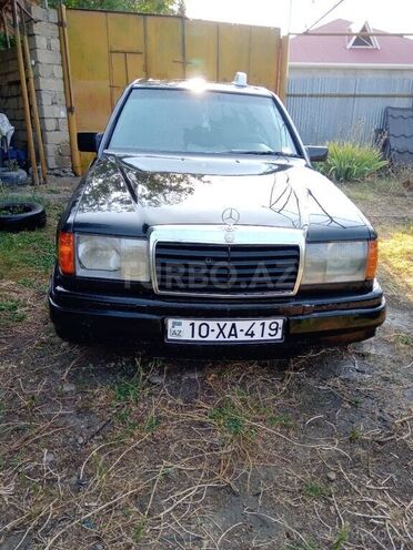 Mercedes  1988, 655,555 km - 2.0 л - İsmayıllı