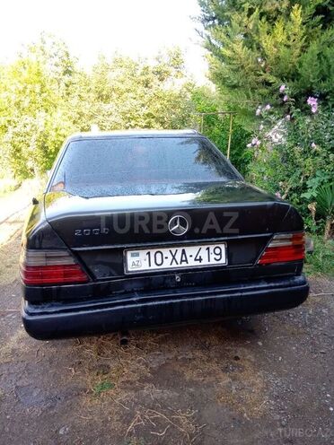 Mercedes  1988, 655,555 km - 2.0 л - İsmayıllı