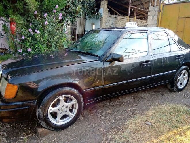 Mercedes  1988, 655,555 km - 2.0 л - İsmayıllı