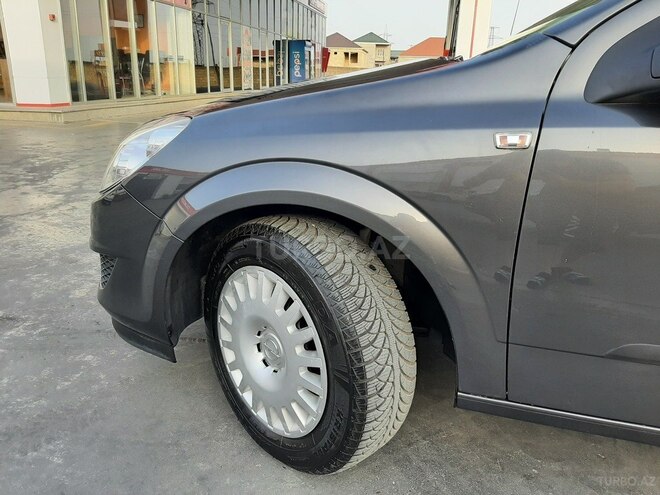 Opel Astra 2009, 98,000 km - 1.4 л - Bakı