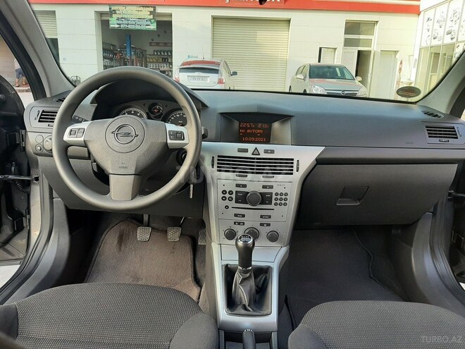 Opel Astra 2009, 98,000 km - 1.4 л - Bakı