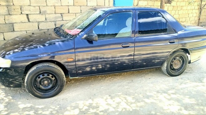 Ford Escort 1998, 825,288 km - 1.6 л - Salyan