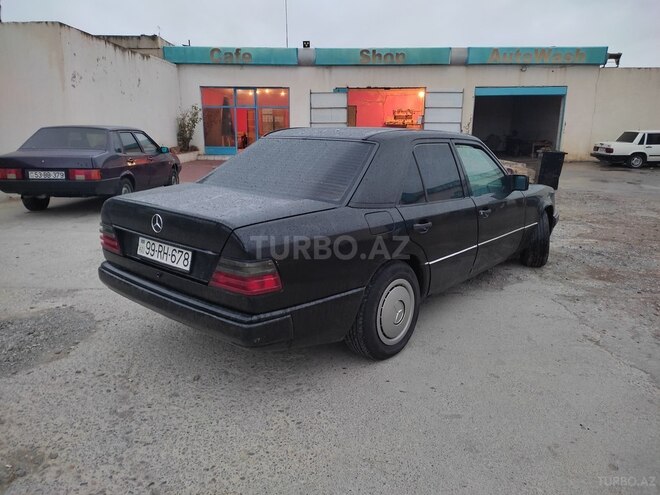 Mercedes E 200 1986, 571,633 km - 2.0 l - Siyəzən
