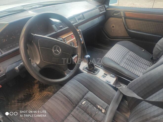 Mercedes E 200 1990, 287,369 km - 2.0 l - Bakı