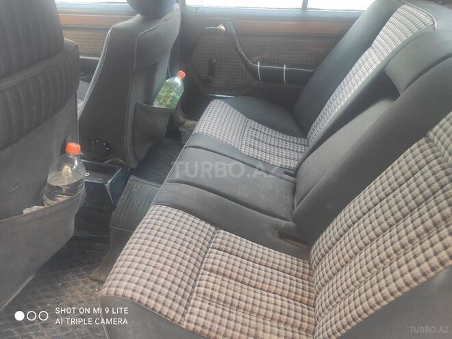 Mercedes E 200 1990, 287,369 km - 2.0 l - Bakı