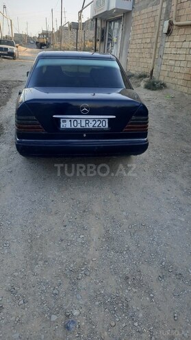 Mercedes E 220 1990, 378,250 km - 2.2 л - Bakı
