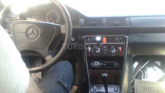 Mercedes E 280 1994, 11,310 km - 2.8 l - Bakı