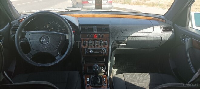 Mercedes C 220 1999, 195,000 km - 2.2 l - Bakı