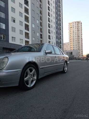 Mercedes E 260 2001, 368,512 km - 2.6 л - Bakı