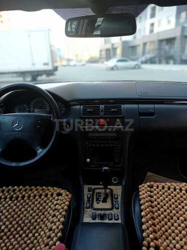 Mercedes E 260 2001, 368,512 km - 2.6 л - Bakı