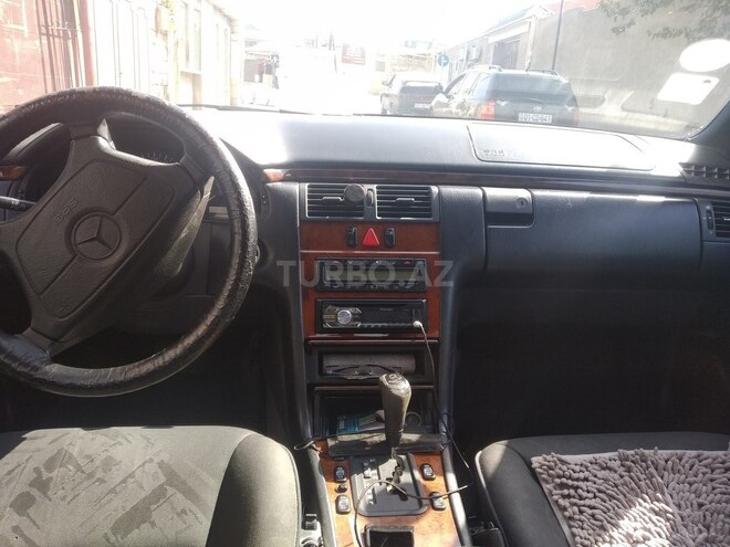 Mercedes E 200 1998, 403,334 km - 2.0 л - Sumqayıt