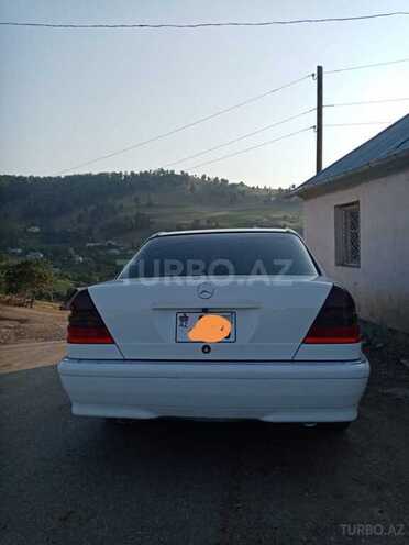 Mercedes C 220 2000, 210,000 km - 2.2 l - Gədəbəy