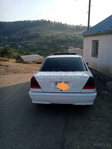 Mercedes C 220 2000, 210,000 km - 2.2 l - Gədəbəy