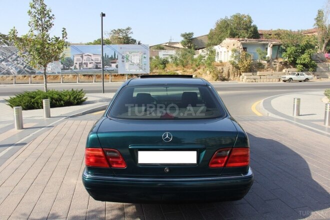 Mercedes E 230 1997, 329,000 km - 2.3 l - Bakı