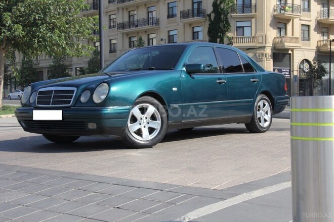 Mercedes E 230 1997, 329,000 km - 2.3 l - Bakı