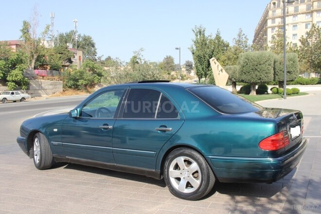 Mercedes E 230 1997, 329,000 km - 2.3 l - Bakı