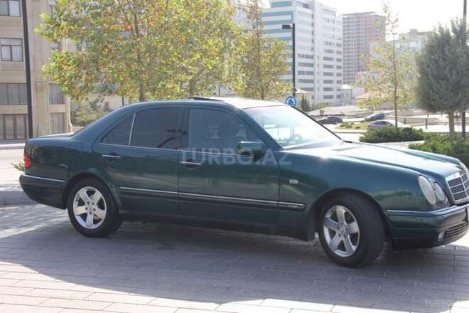 Mercedes E 230 1997, 329,000 km - 2.3 l - Bakı