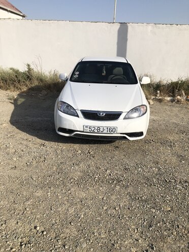 Daewoo Gentra 2014, 300,000 km - 1.5 л - Salyan