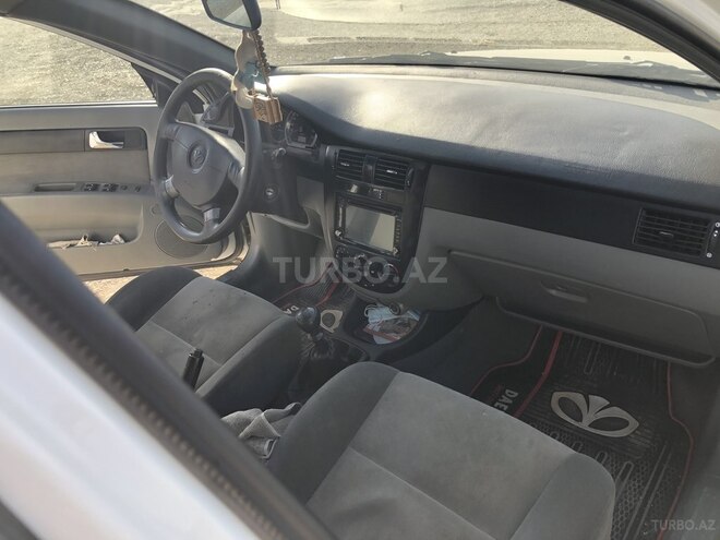 Daewoo Gentra 2014, 300,000 km - 1.5 л - Salyan