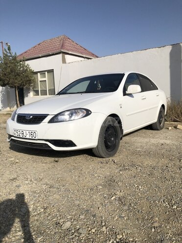 Daewoo Gentra 2014, 300,000 km - 1.5 л - Salyan